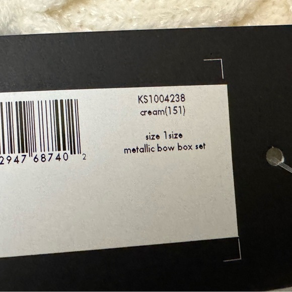 Kate Spade Cream Bow Beanie‎ And Glove Set Women’s One Size NEW - Picture 4 of 5
